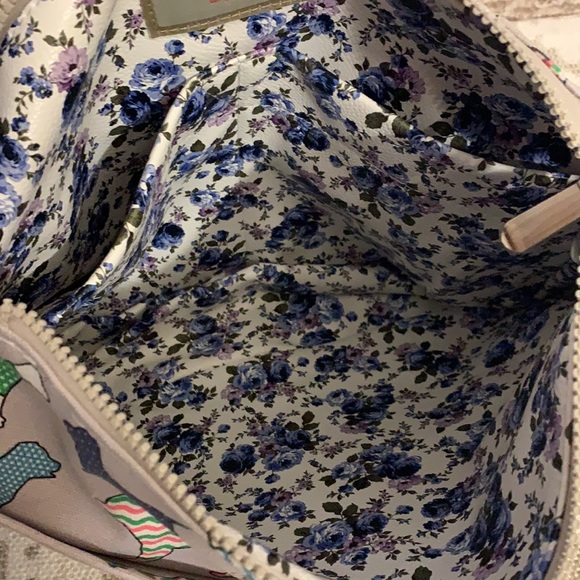 Florence Happy Reversible Messenger Bag - Picture 6 of 11